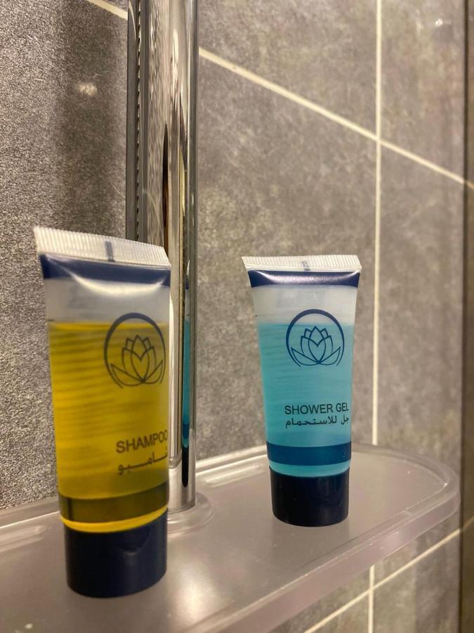 White Beach Hotel Suites 拉比格 外观 照片