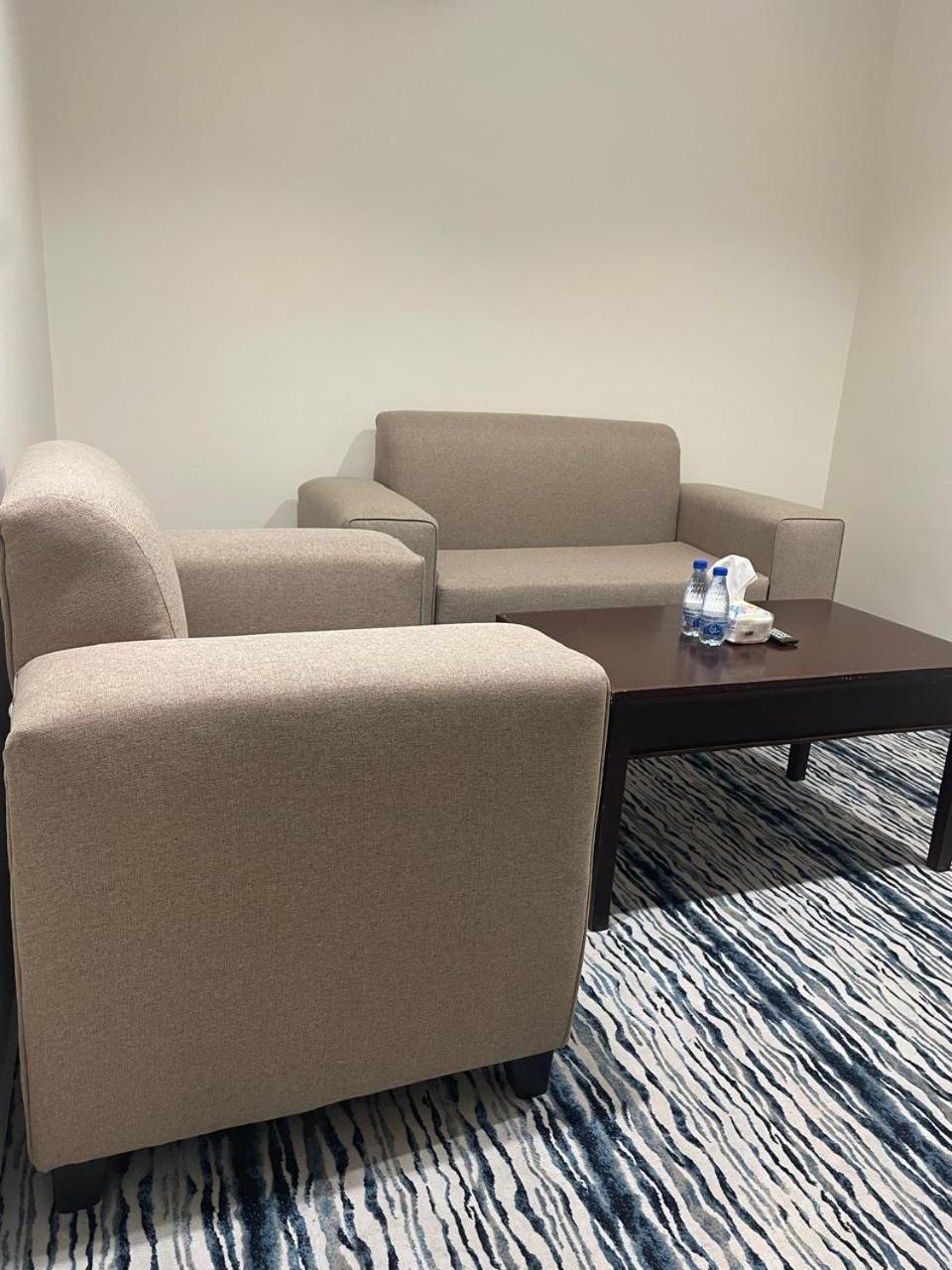 White Beach Hotel Suites 拉比格 外观 照片