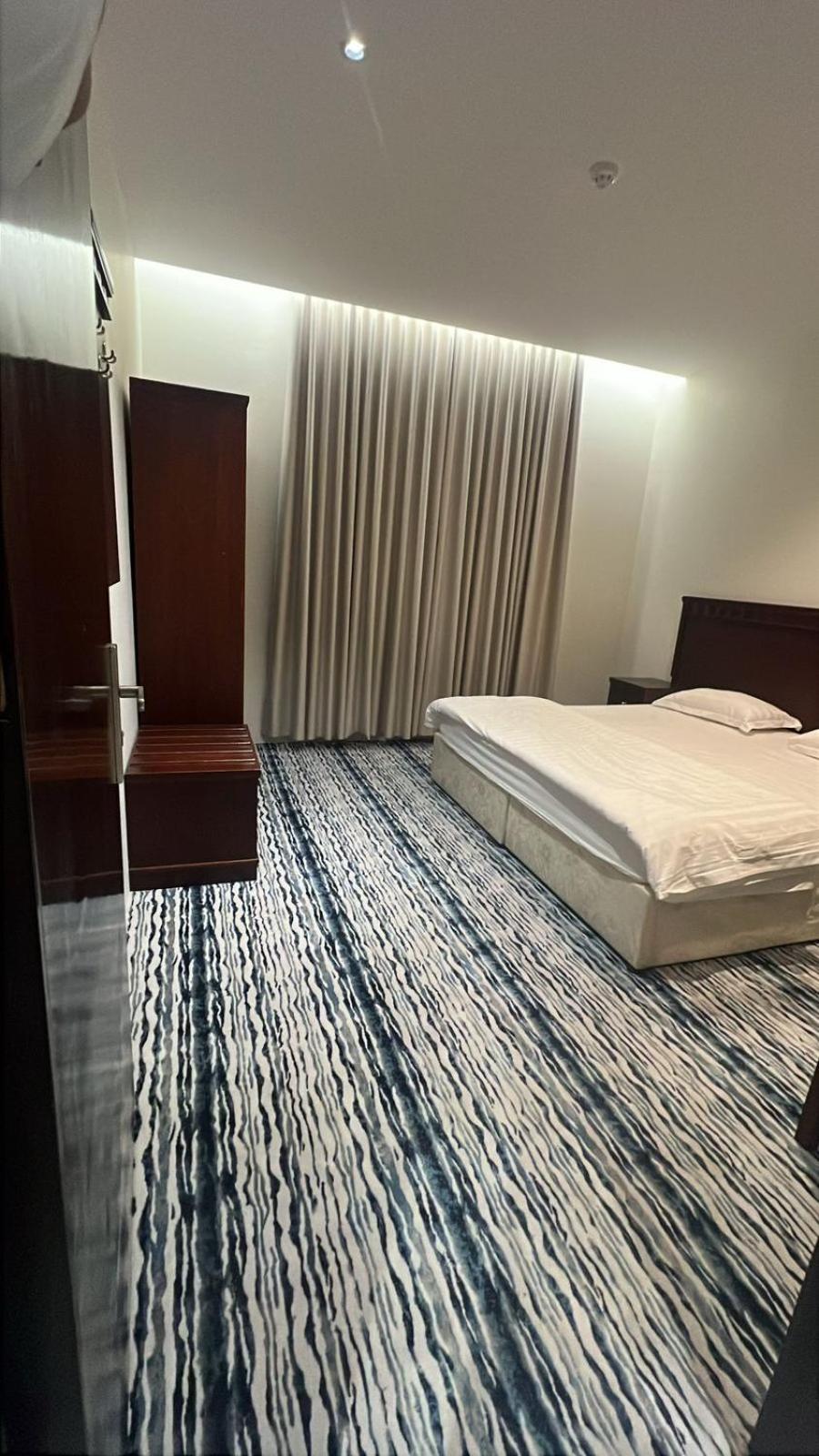White Beach Hotel Suites 拉比格 外观 照片