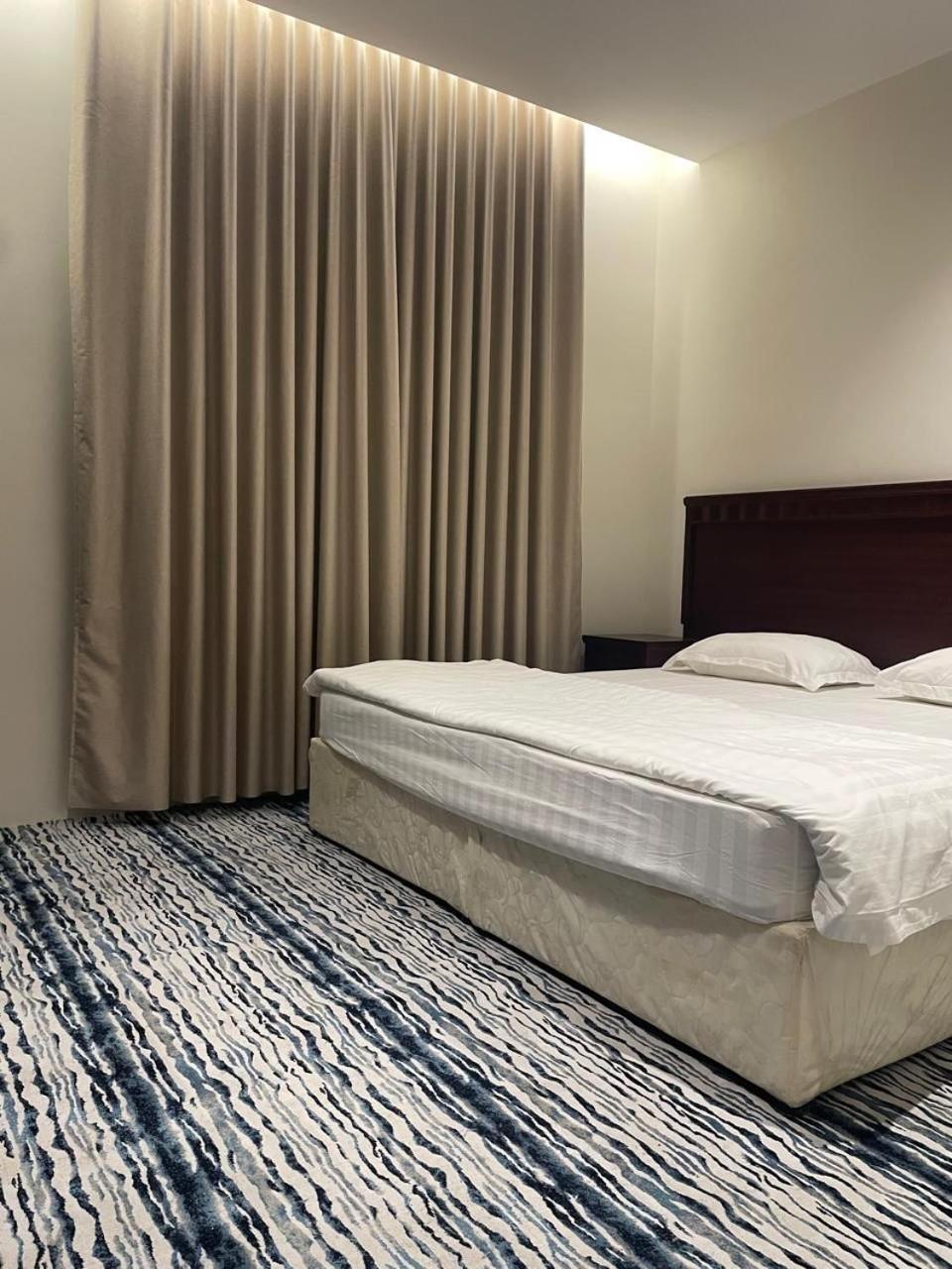 White Beach Hotel Suites 拉比格 外观 照片