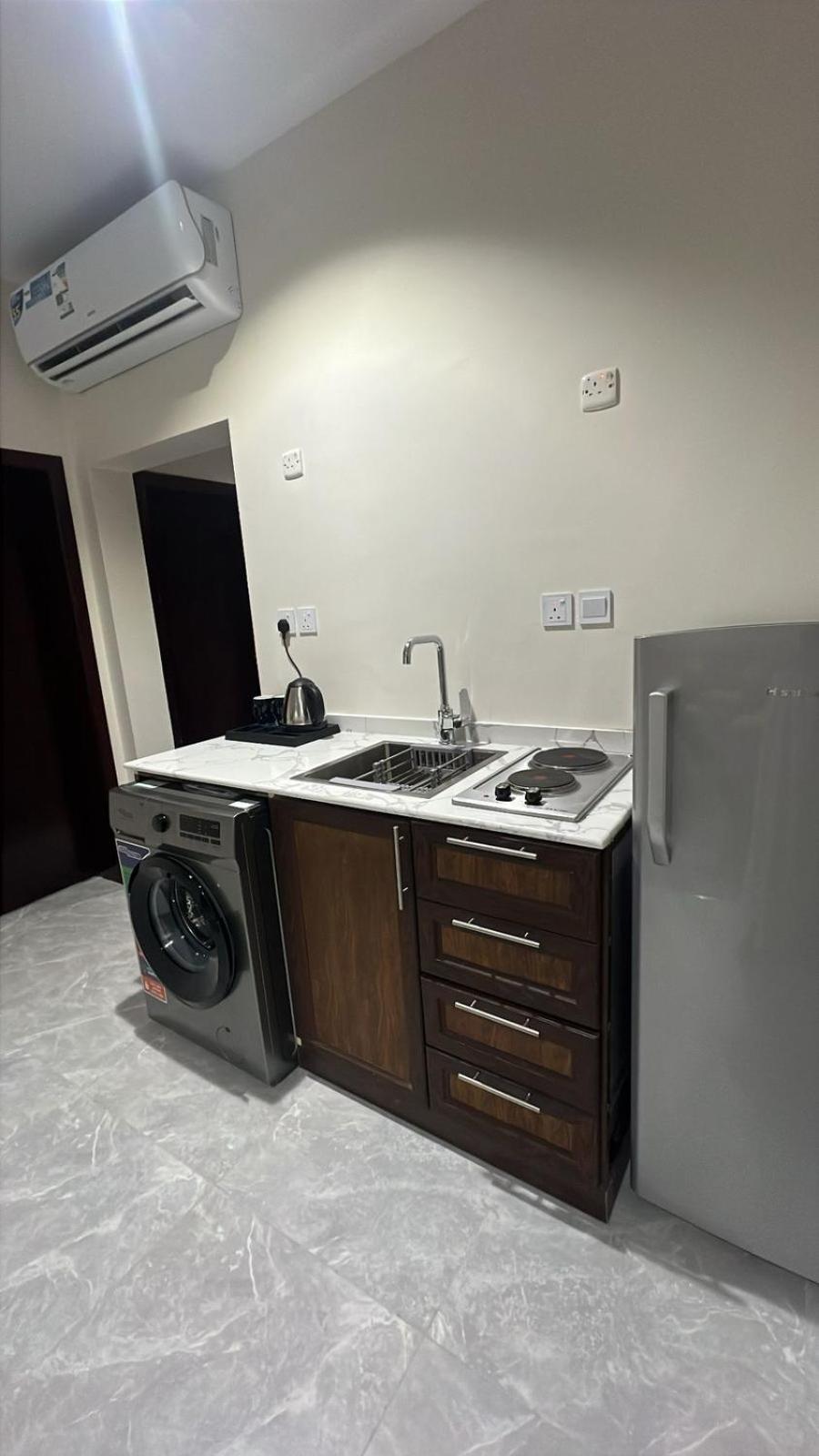 White Beach Hotel Suites 拉比格 外观 照片