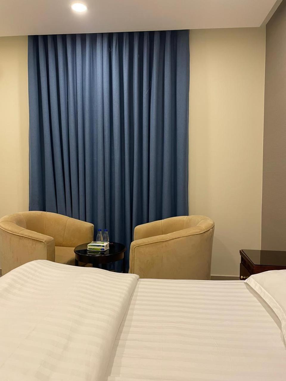 White Beach Hotel Suites 拉比格 外观 照片