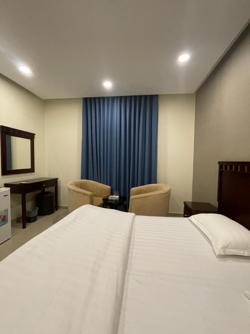 White Beach Hotel Suites 拉比格 外观 照片