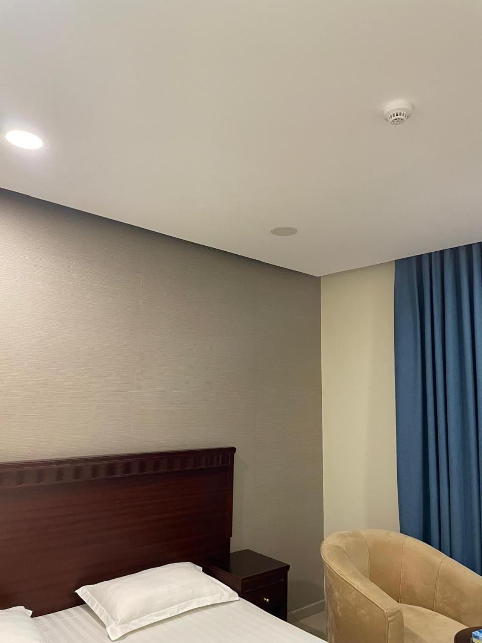 White Beach Hotel Suites 拉比格 外观 照片